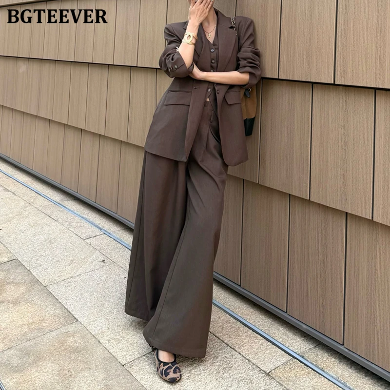 

BGTEEVER Стильный свободный женский комплект из трех предметов: пиджак с длинными рукавами, однобортный жилет с v-образным вырезом и широкие брюки