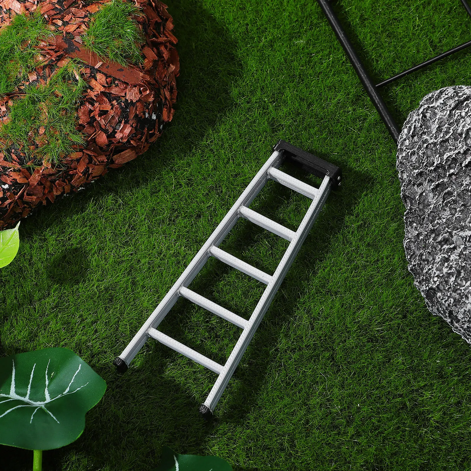 

1:12 Miniature Ladder Prop Dollhouse Step Stool Tiny High Step Ladder for Miniature Interior Design DIY Micro Landscape Decor