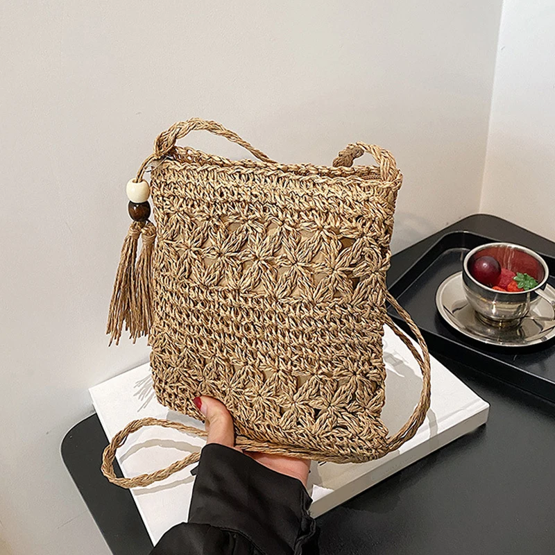 Frauen Strand gewebte Stroh Schulter Messenger Bag mit Quaste Boho aushöhlen häkeln Umhängetasche Handtasche Clutch Geldbörse