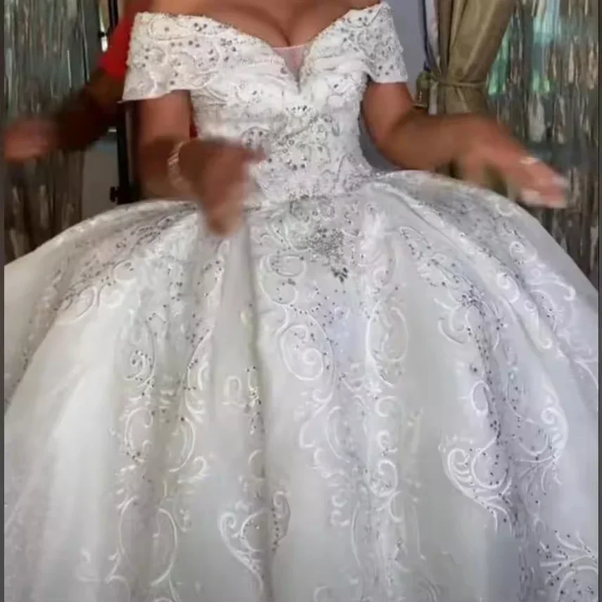 Luxury Princess Ball Gown Bridal Dress Shinny Stones Lace Appliques Bridal Gown Off Shoulder Beaded Wedding Gowns