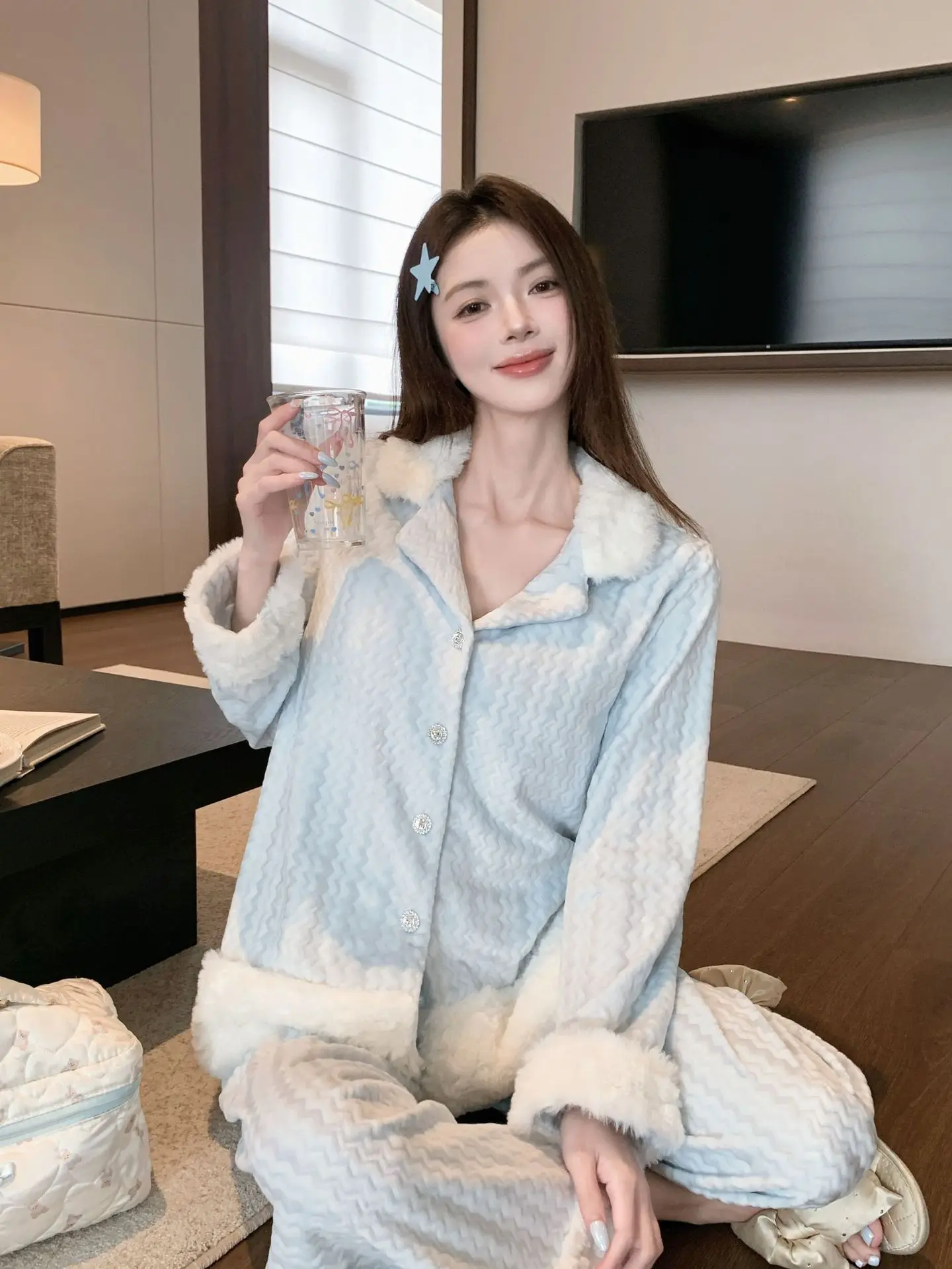 Loose and lazy autumn and winter sleepwear for girls, double-sided velvet long sleeved pants set girls sweet home clothes, lazy