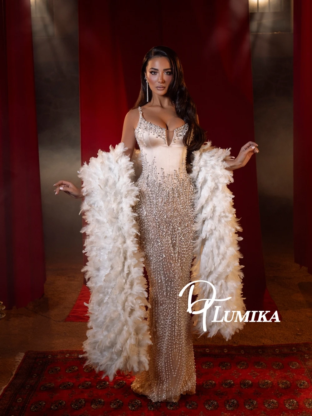 

DTLumika Opulent Beaded Evening Dress With Feather Shawl Sparkly Customized Spaghetti Strap Sexy Deep V Formal Prom Gala Gown