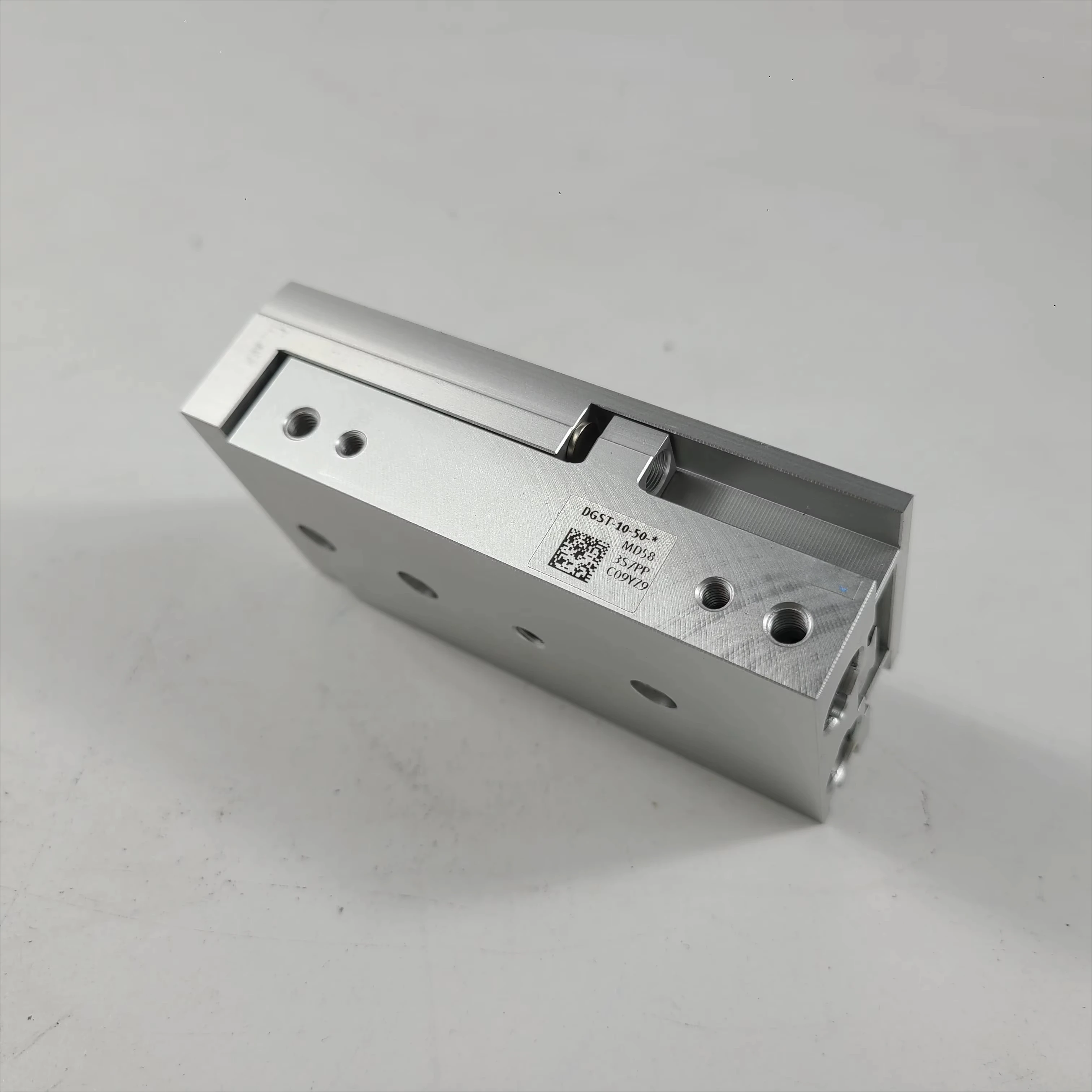 

Slide Cylinder DGST-10/12/16/20-25-100-125-150-200-PA-E1A-Y12A