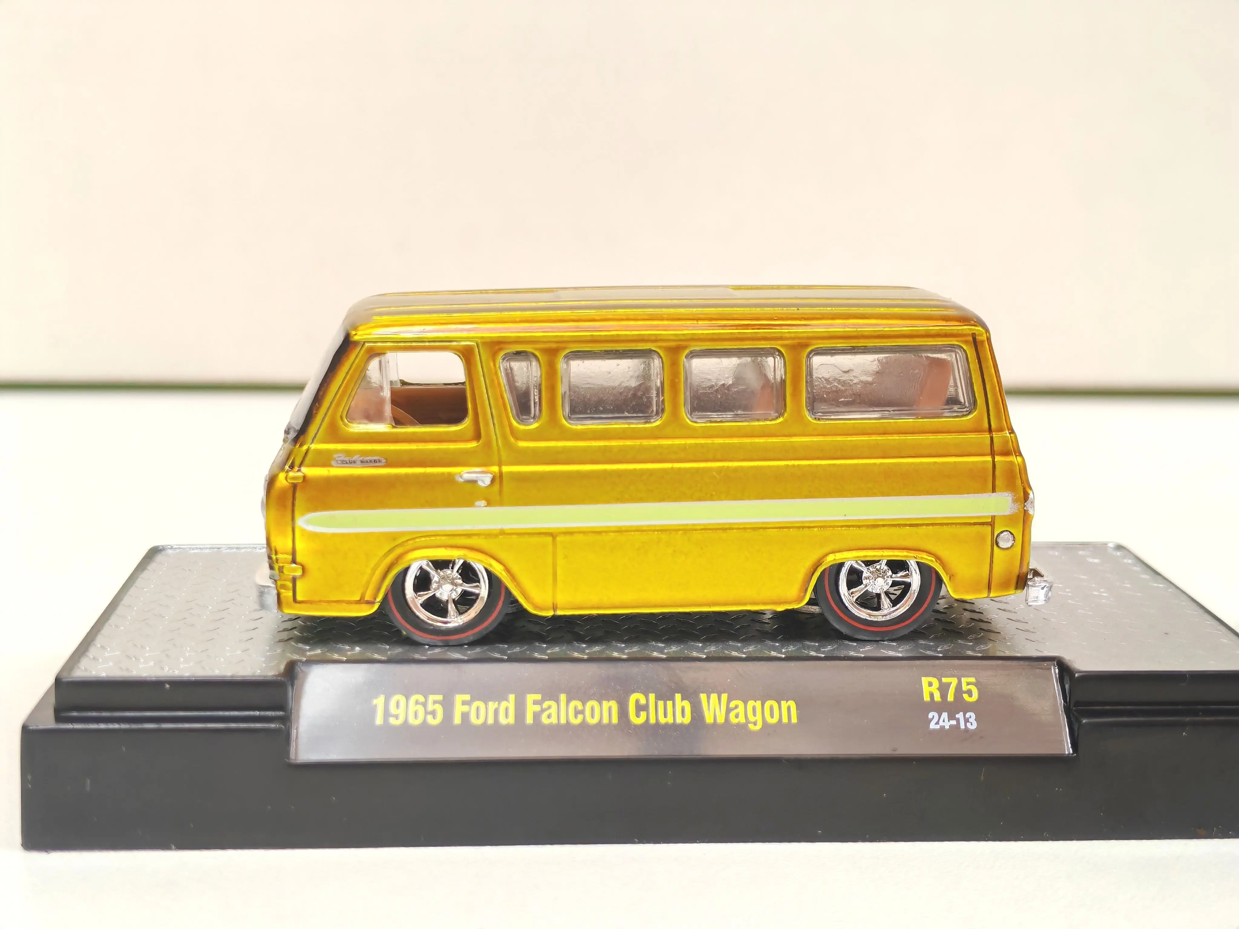 Liga a coleção modelo fundida do carro, vagão do clube do falcão de Ford, presente do brinquedo do ouro, máquinas do M2, 1:64, R75, 1:64