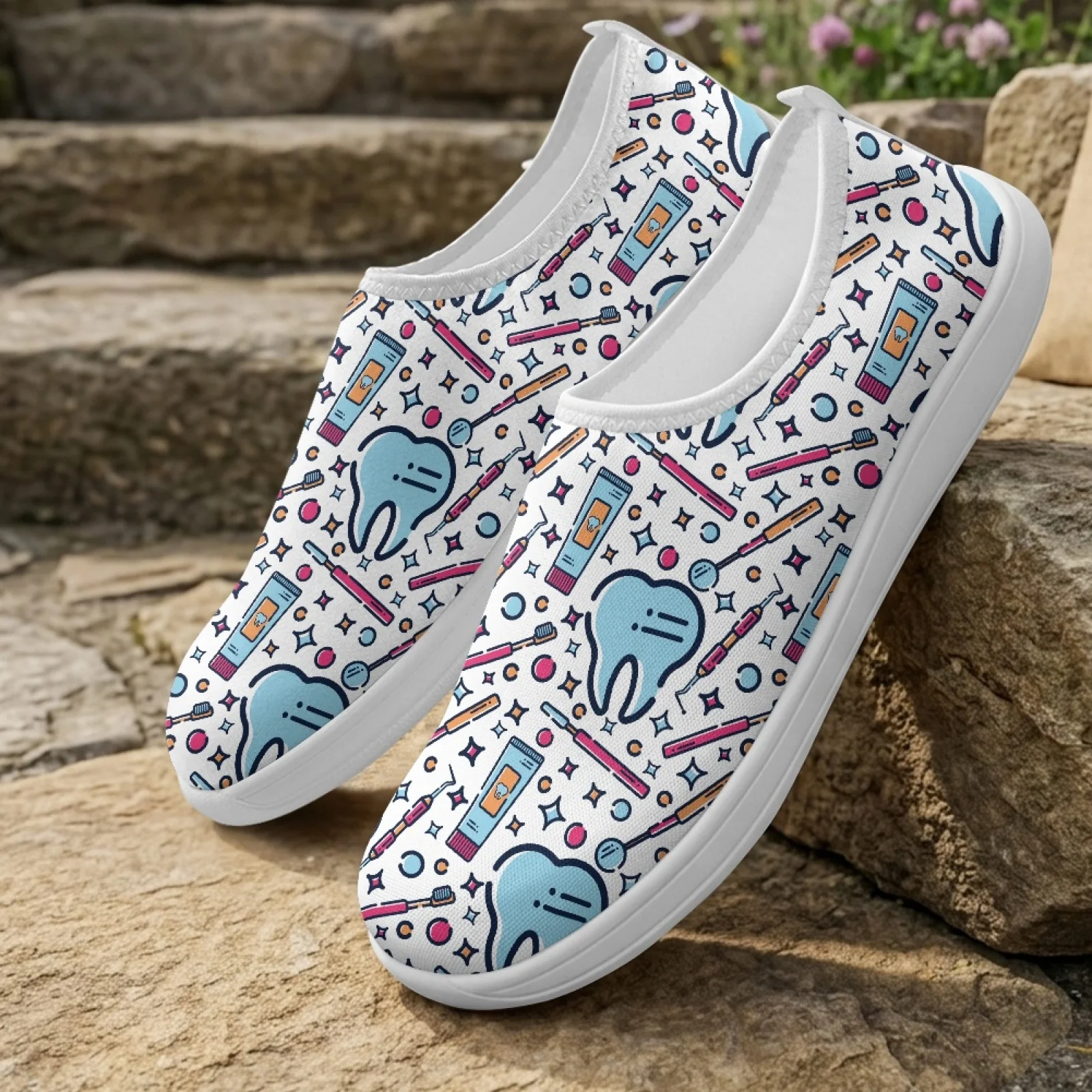 XIXIRIMIDO Slip-on Wide-toed Shoe Nurse Shoes Men's Sneakers and Casual Shoes Zapatillas de Mujer Tenis Feminino Cartoon Tooth