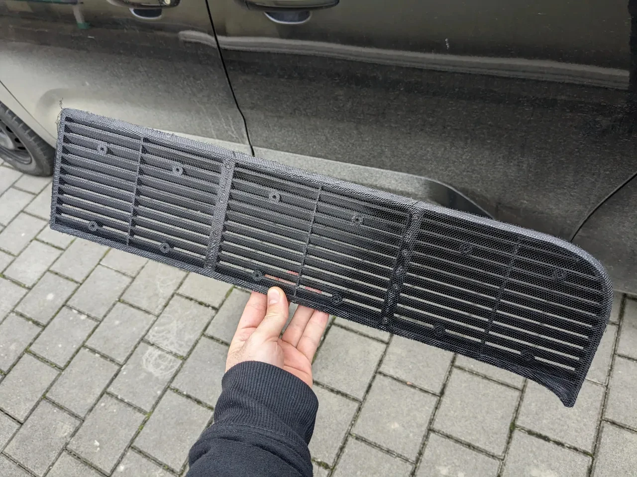 

Campervan Window Vent Grille Right (Includes 8 X M3x10 Countersunk Screws And 8 X M3 Hex Nuts) For Opel COMBO