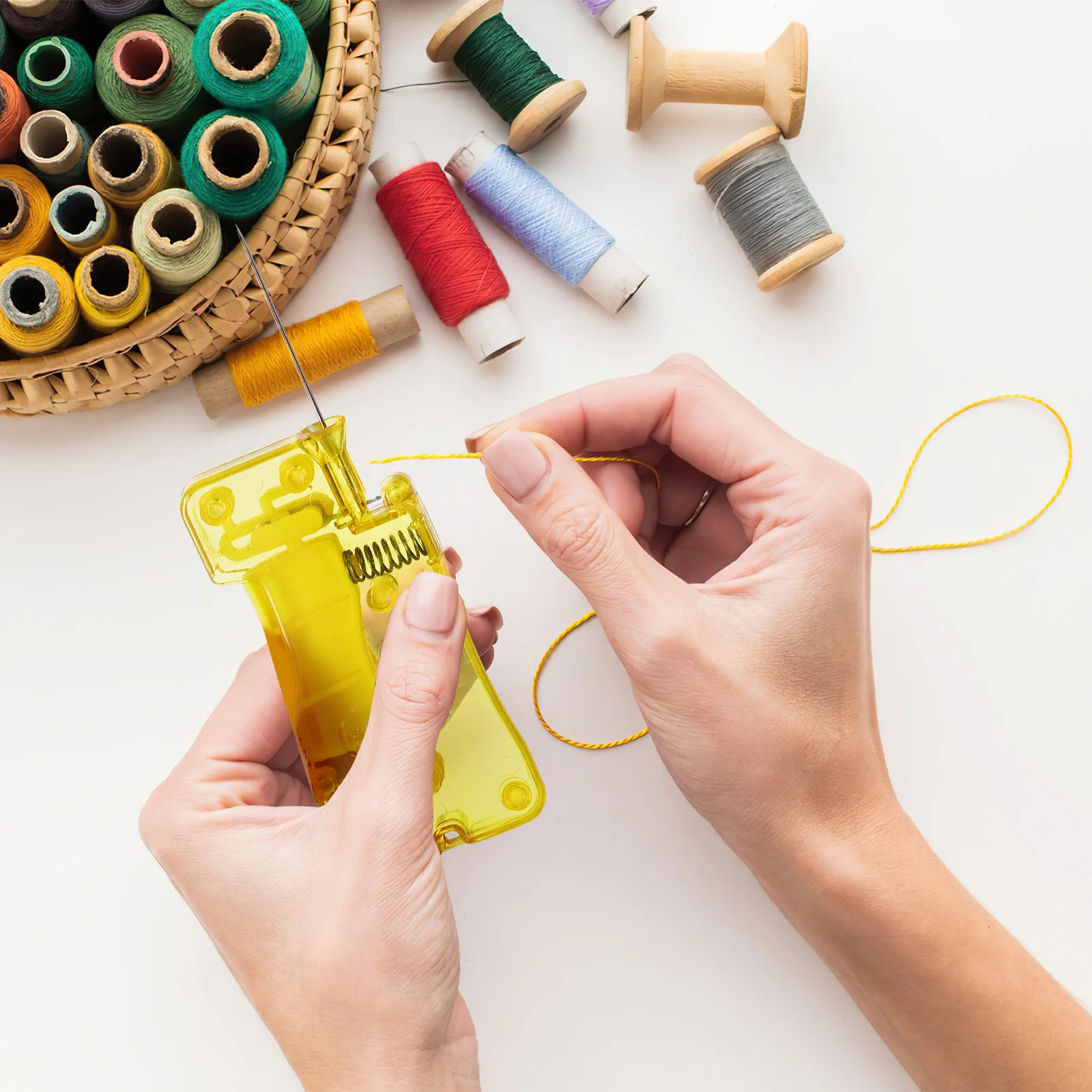 

1Set Needle Threader Fish Mouth Sewing Machine Threader Embroidery Tools Sturdy Plastic Easy Operation Threaders for Sewing