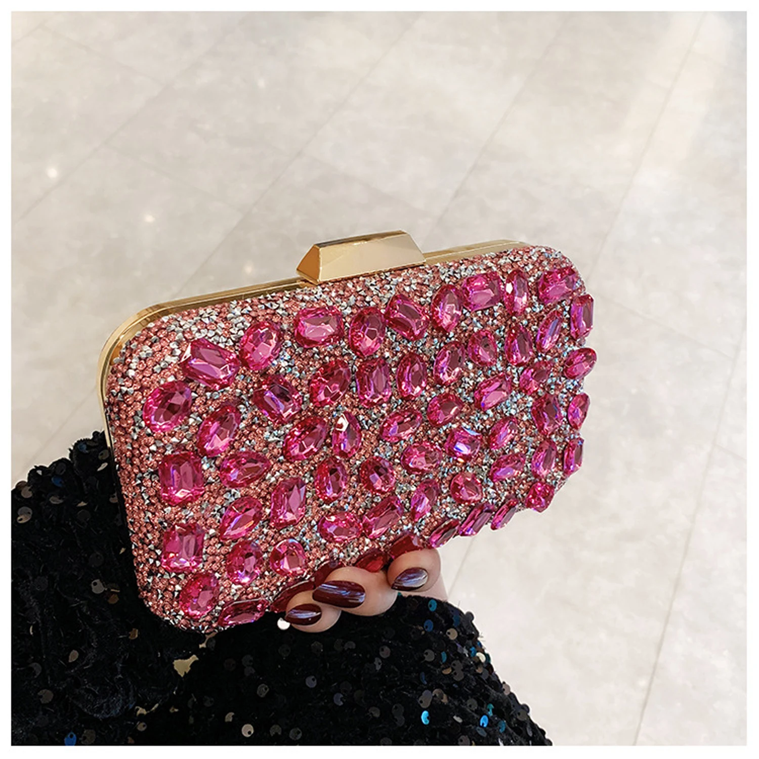 

Shiny Crystal Evening Clutch Purse Luxury Rhinestone Exquisite Wedding Party Banquet Bag Women Diamond Chain Crossbody Handbag