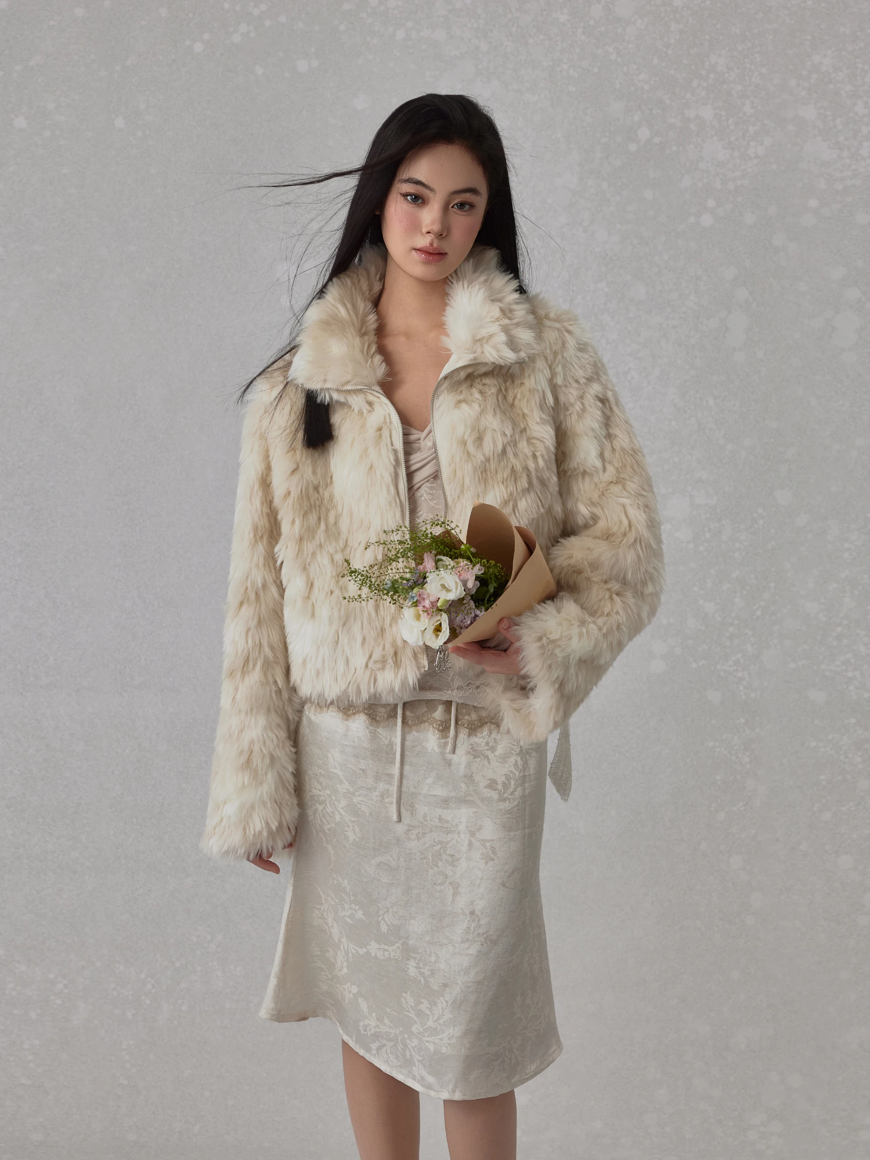 

Женское пальто из искусственного меха с золотисто-коричневым воротником, утепленное, экологичное, молодежное, до плеч