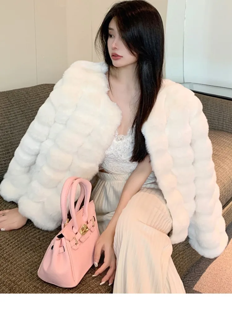 Fall and Winter New Women Tops Coats Elegant Faux Fur O-neck Long-sleeved Short Coat Korean Fashion Chic Business Jackets New