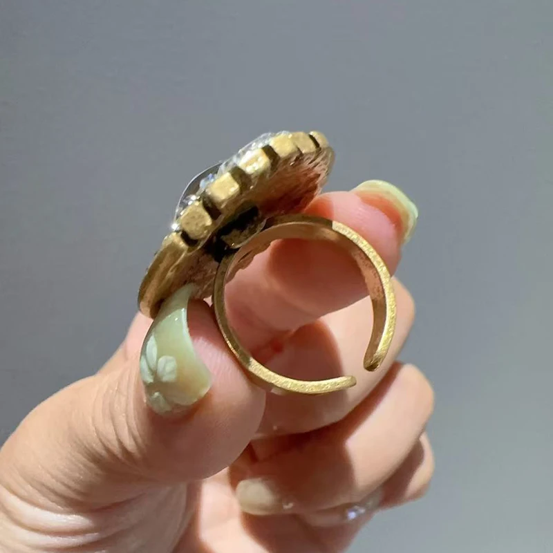 

Vintage Emerald Crystal Jewelry Zircon Ring For Women Head Portrait Accessories Antique Gold Plated Luxury Designer Dubai Brand