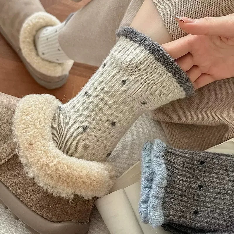 1Pair Autumn Winter Retro Polka Dot Socks Women Mid Tube Socks Korean Fashion Girls Warm Mid-Calf Socks for All Season