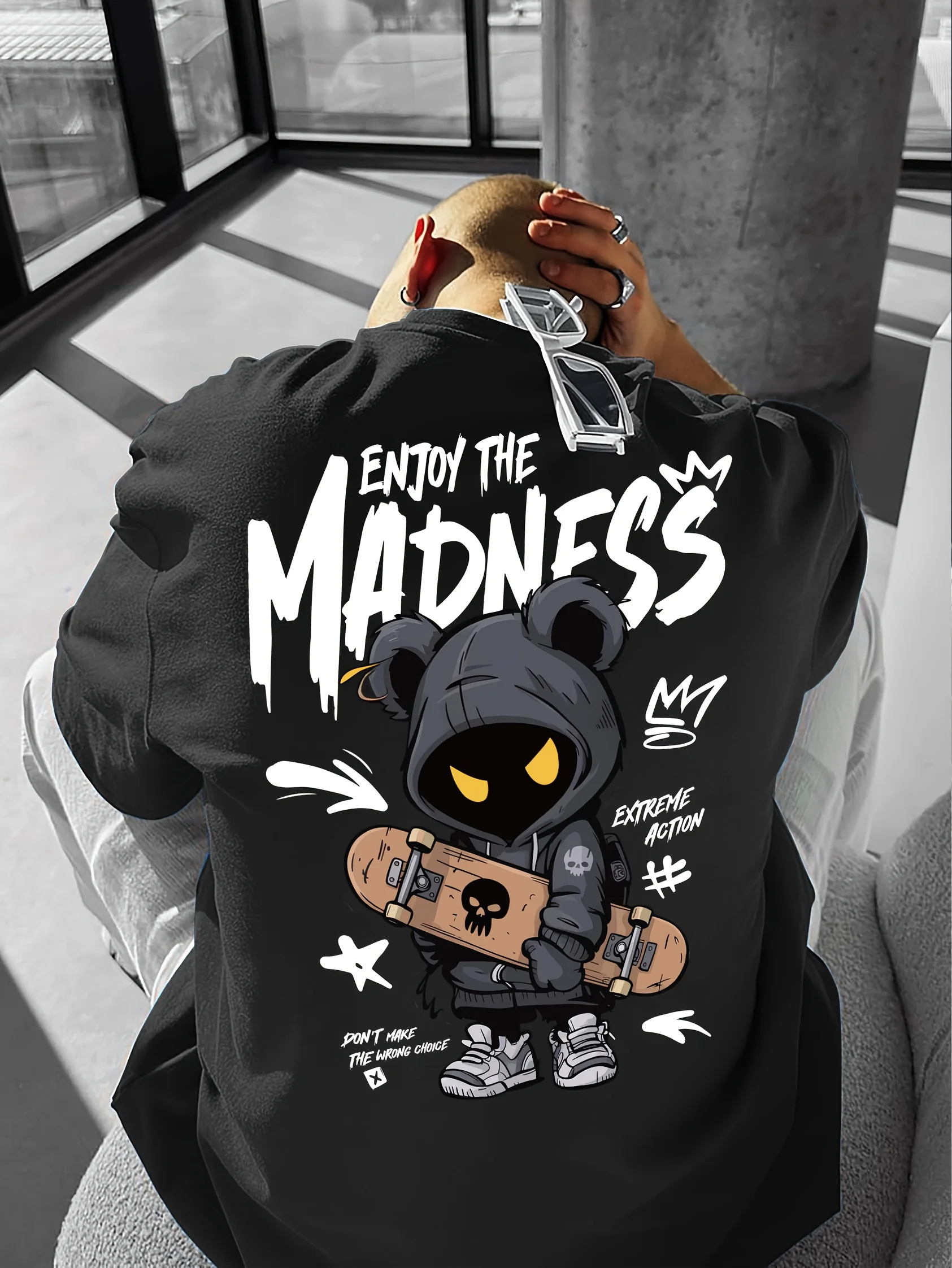 Camiseta de cuello redondo transpirable micro elástica con estampado de dibujos animados de verano de nuevo diseño para hombres europeos y americanos top de calle al aire libre