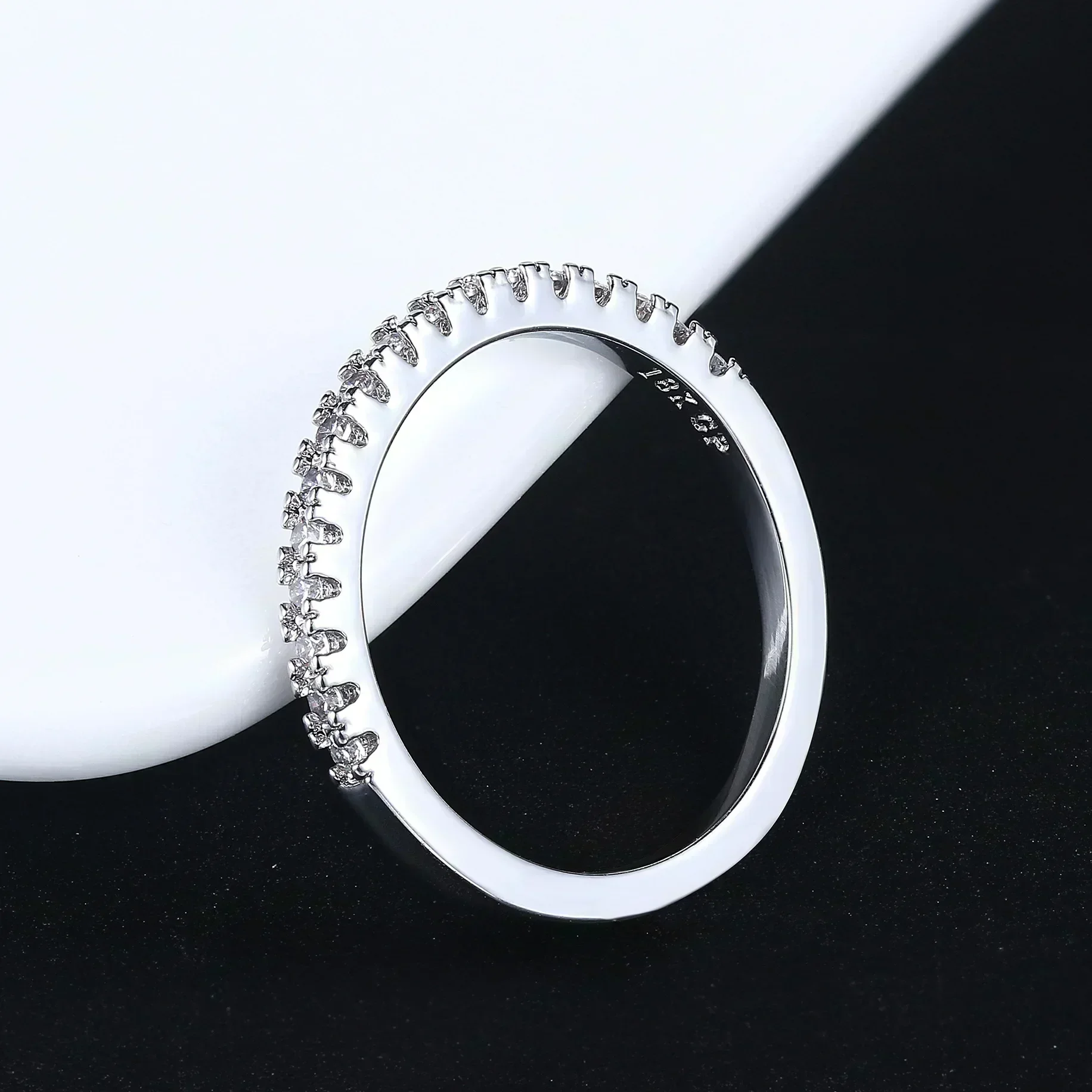 Simple Delicate Trendy Shiny Inlay Zirconia Thin Rings for Women Rose Gold Silver Colour Ring Wedding Accessory Jewelry Gifts
