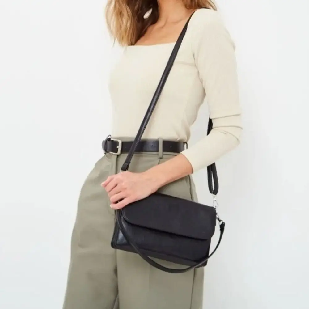 New PU Leather Crossbody Bags Multi-Compartment Adjustable Strap Messenger Bags Waterproof Shoulder Bags Daily Wear
