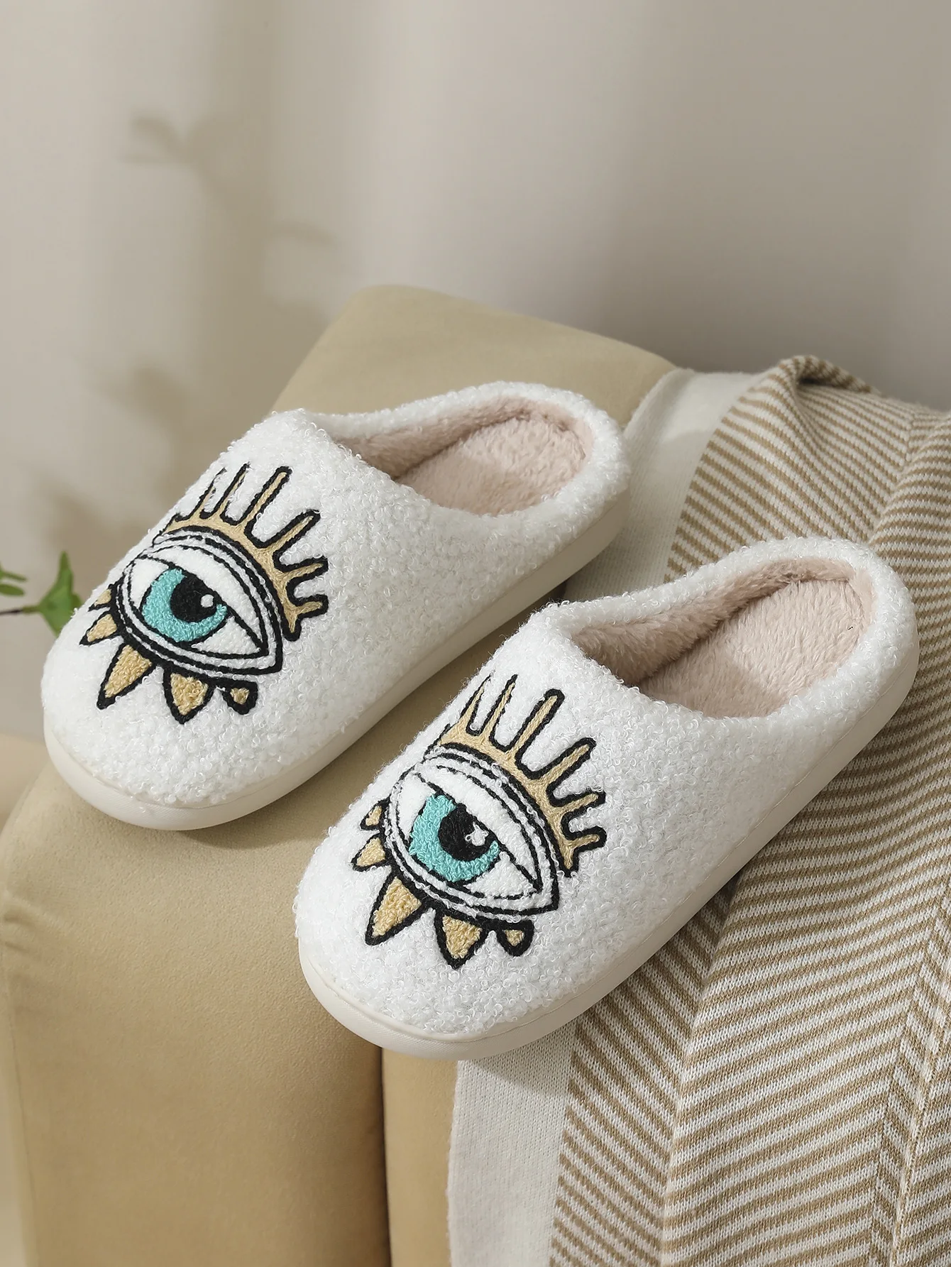 Ladies' Slippers Halloween Eye of Rights Cartoon Home Slippers with Thick Velvet and Personalized Slippers