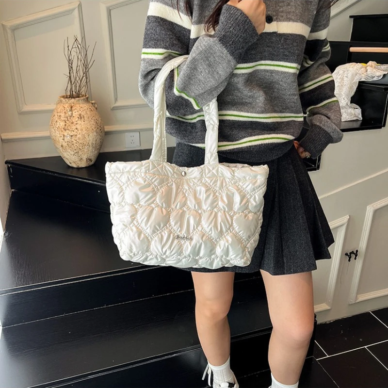 

Fashionable autumn and winter large capacity cotton clothing commuting tote bag trendy and versatile single shoulder armpit bag