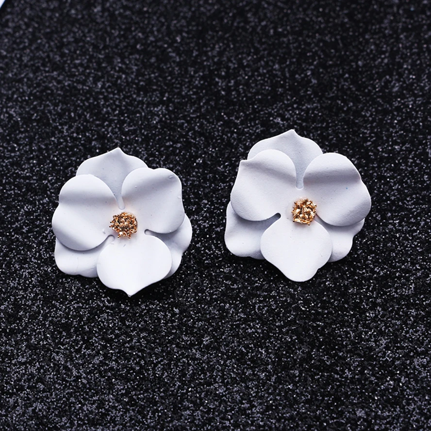 Elegant White Flower Earrings for Women Painting Rose Green Blooming Large Petals Stud Earrings Trendy Sweet Jewelry Gift
