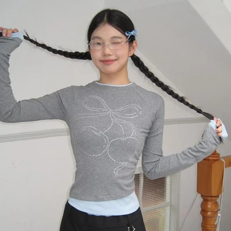 

Корейский стиль, пикантная девушка, цветная блокирующая поддельная футболка с двумя длинными рукавами для женщин, весенне-осенний новый повседневный универсальный топ