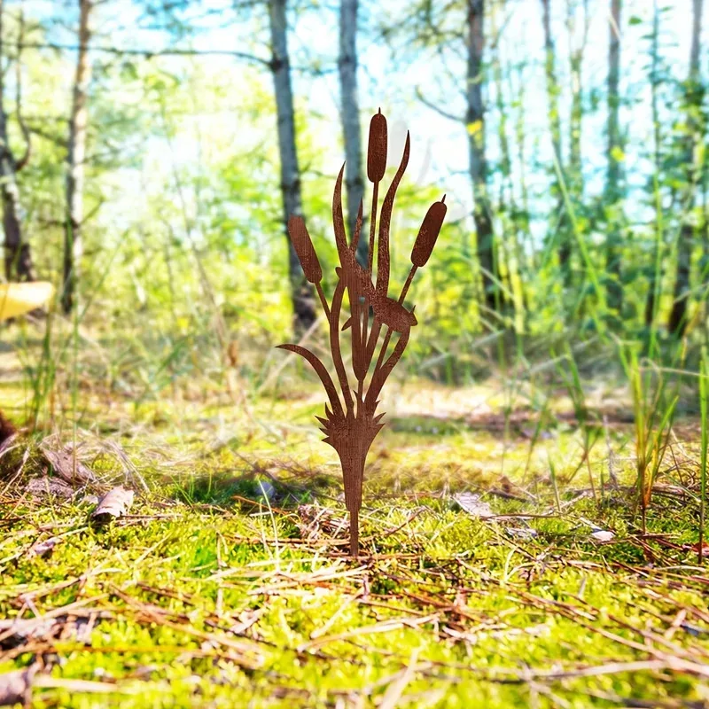 1pc, Narrowleaf Cat-tail Metal Garden Decor, Rusted Metal Stake, Garden Rusty Decor Ornament, Outdoor Metal Art
