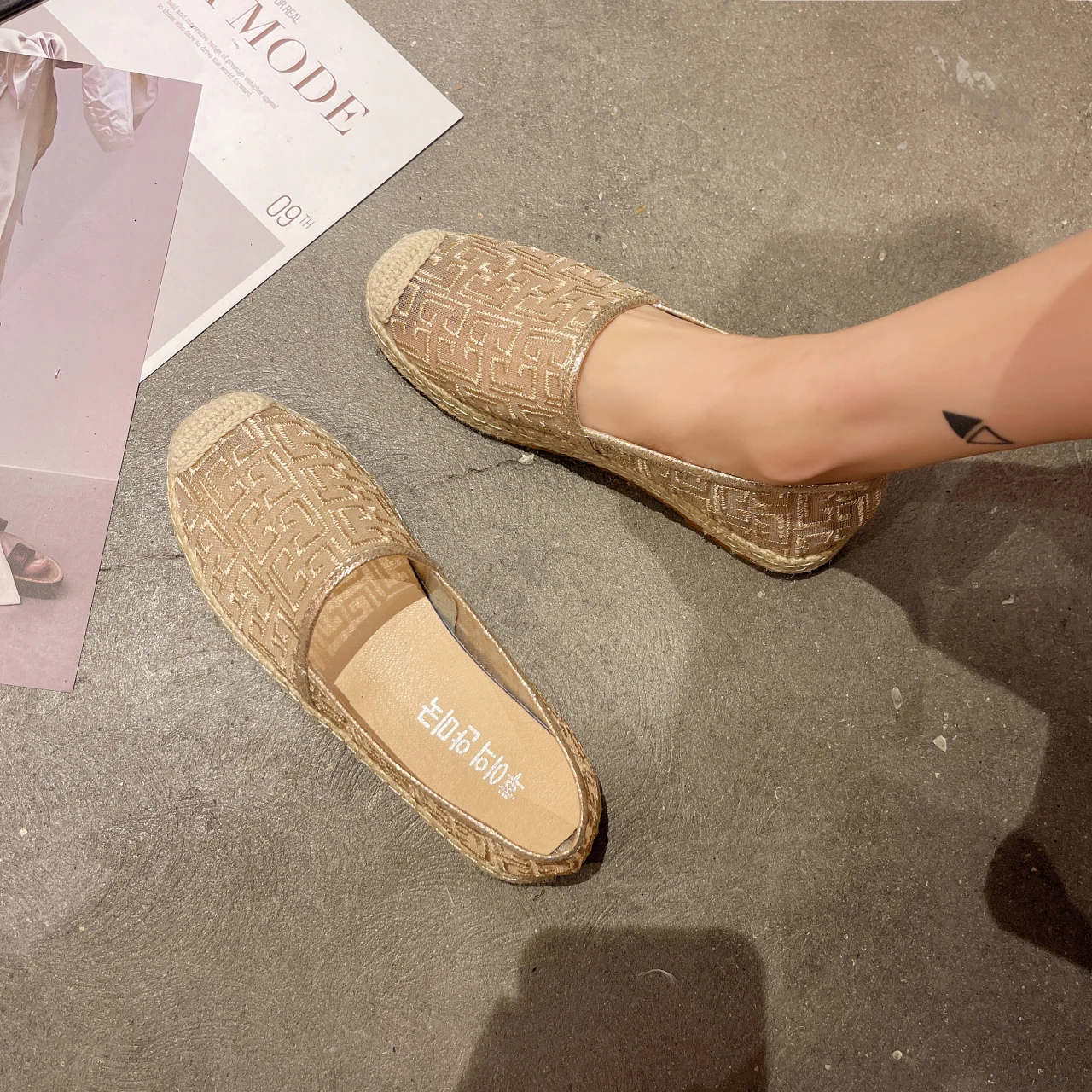 Elegent Flax Breathable Mesh Canvas Espadrille Flats Comfortable Women Elegent Weave Embroidery Pattern Designer  Espadrille