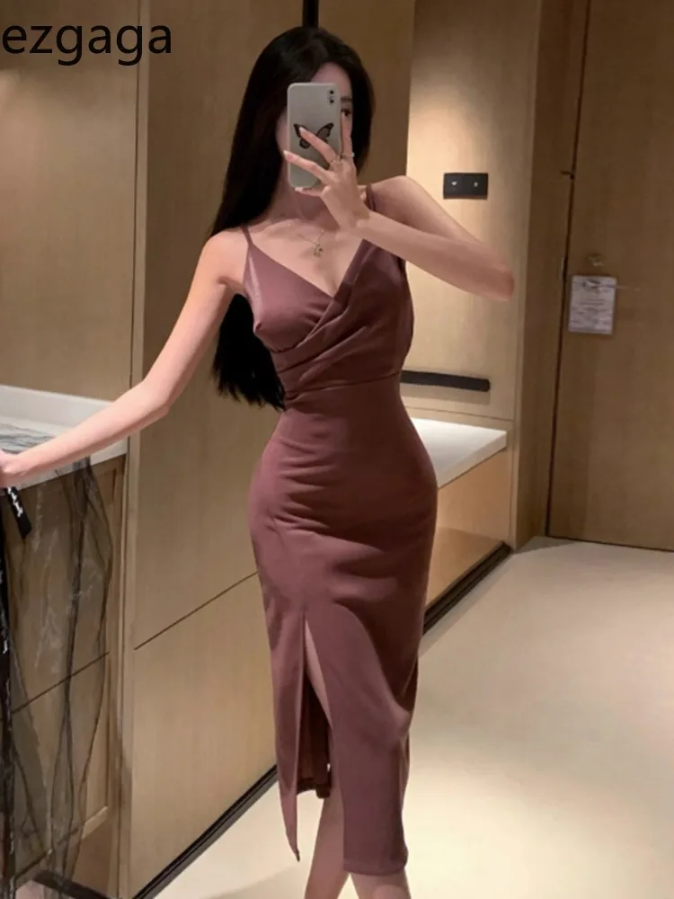 

Платье женское без рукавов с V-образным вырезом и разрезом