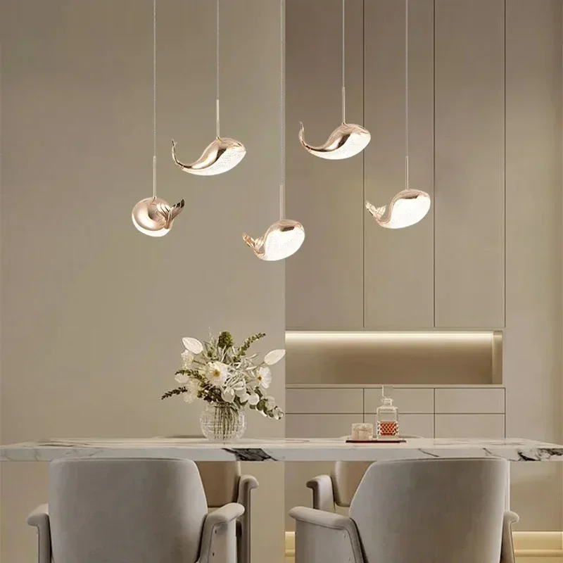 

Милый подвесной светильник в форме кита, прикроватная лампа для детской комнаты, подвесной светильник для столовой, вилла, высотная лестница, светодиодная люстра с китом