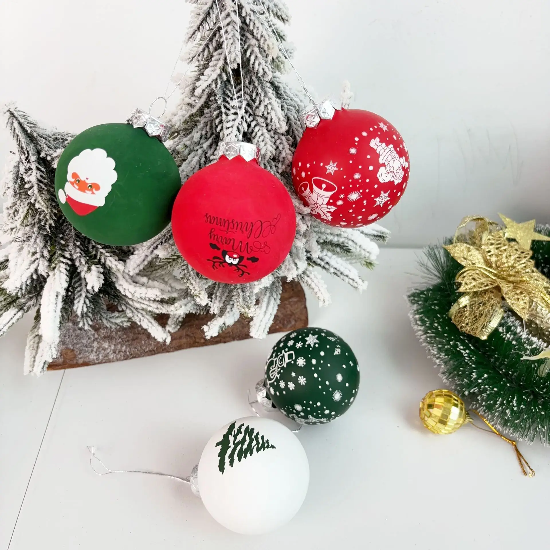 6cm Christmas Tree Plastic Ball Ornament Xmas Party Ball Christma Tree Elk Santa Bell Hanging Pendant New Year Party Decoration