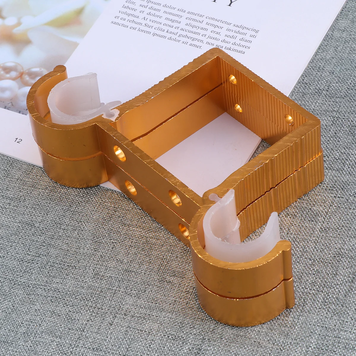 

2Pcs Curtain Bracket Easy Installation Metal Carrier Semicircular Opening Heavy Duty Stable Mounting Bracket Golden