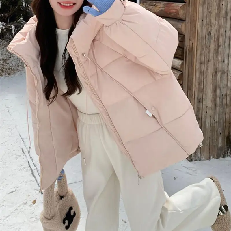 

Женская хлопковая стеганая куртка для осени и зимы, розовое хлопковое пальто, женская зимняя новинка 2026 года, модная универсальная мягкая модель в лесном стиле