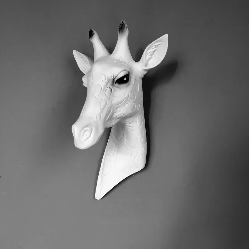 [Crafts] Nordic giraffe wall hanging wall decoration European creative animal head wall stereo home decoration retro Ornaments