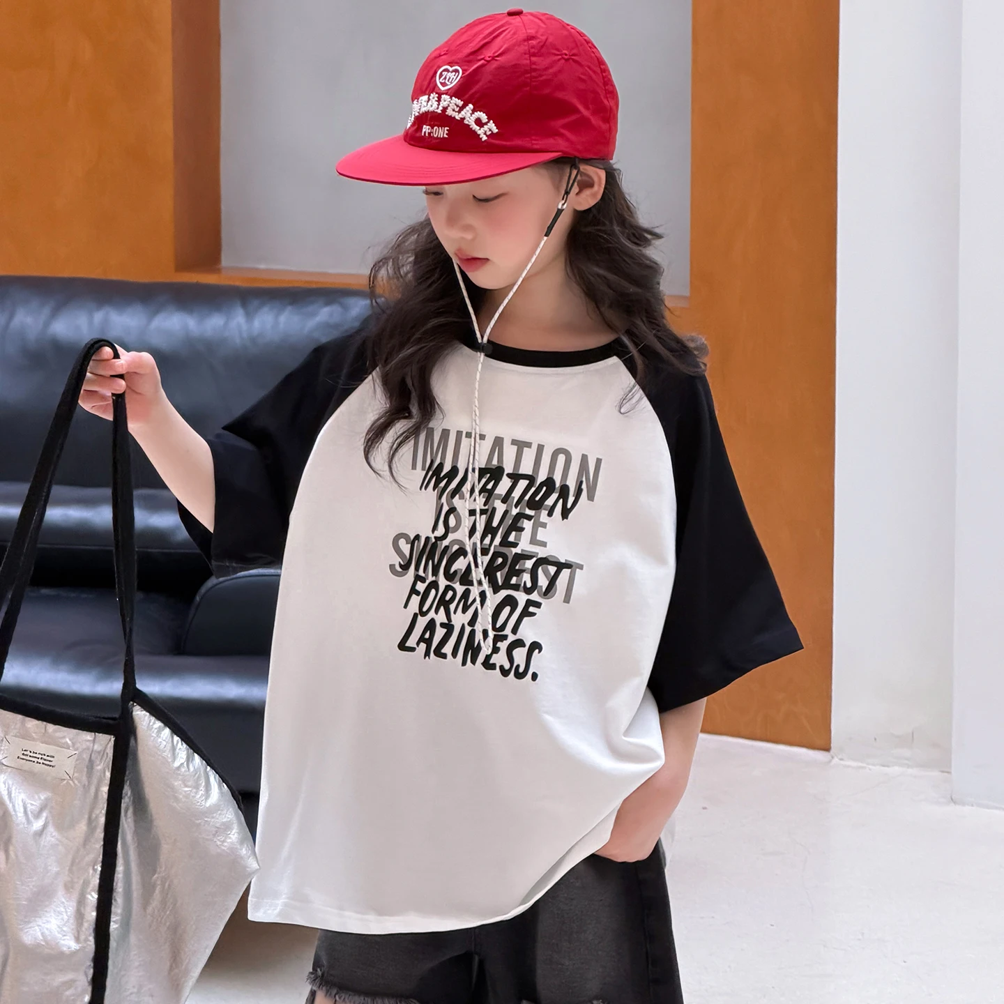 Girls' short sleeved t-shirt looks super good Korean style unique and fashionable children's summer thin collection for middle