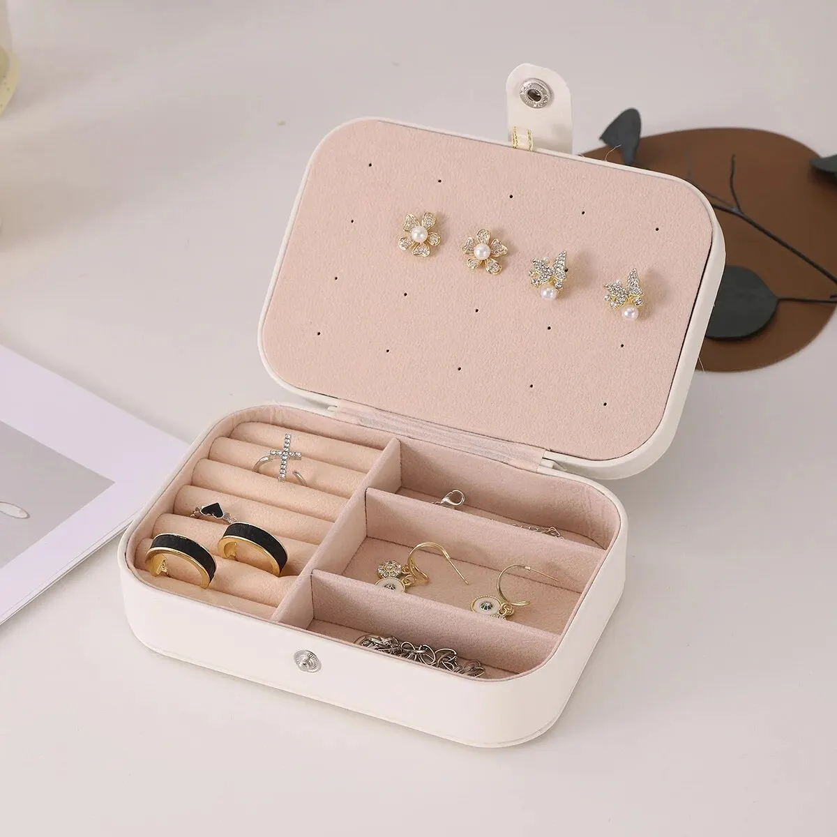 Portable Jewelry Storage Box Travel Organizer Jewelry Case Leather Storage Earrings Necklace Ring Jewelry Organizer Display