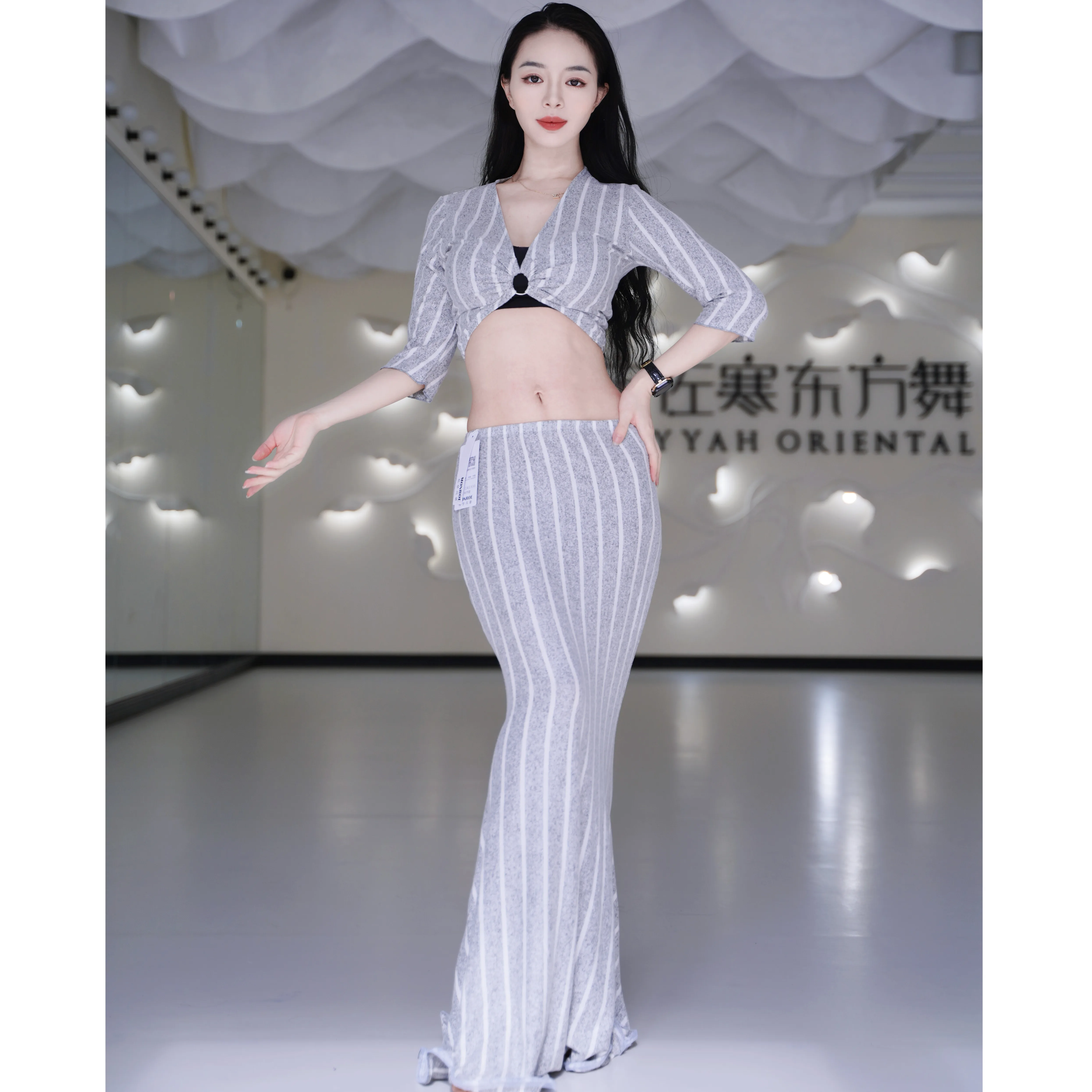 

Belly dance costume gray striped suit sexy temperament performance costumes Oriental dance professional practice clothes