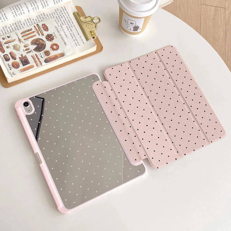 

Чехол-книжка с черными горошками для iPad Pro 11, 10.2 (9/8/7-го поколения), 9.7 (5/6-го поколения), Air 4/5, 10-го поколения, 10.9, Air 3, 10.5, Pro 12.9, Mini 6