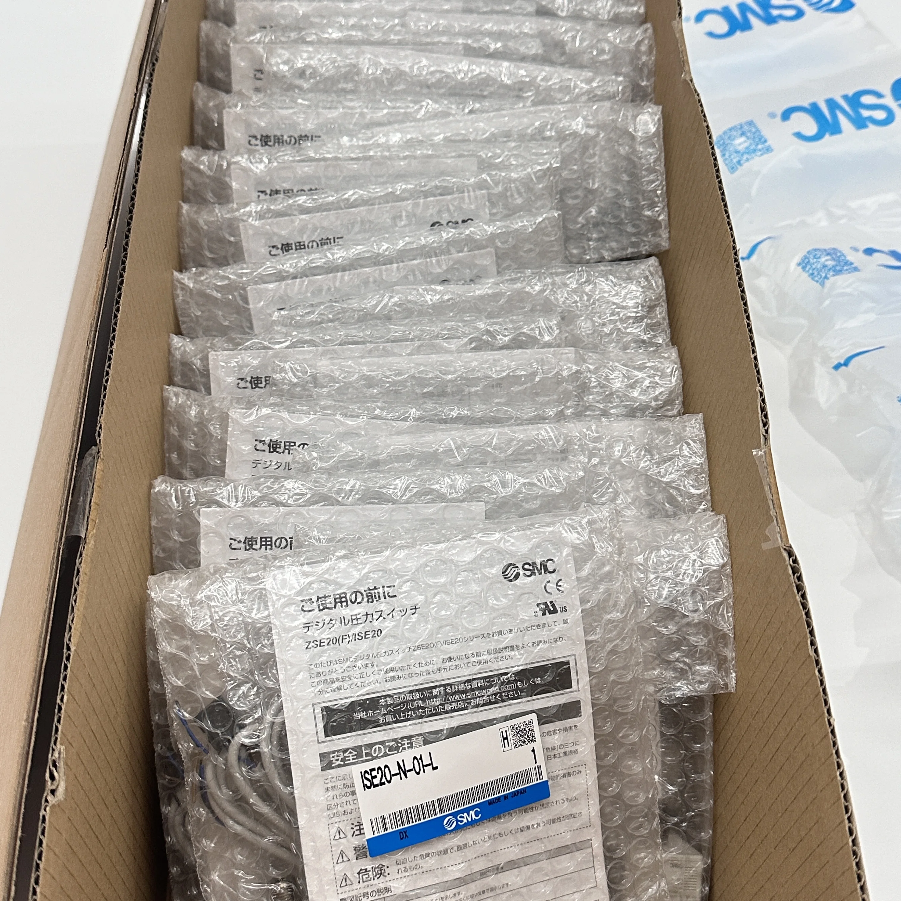 SMC original authentic high-precision digital pressure switch for positive pressure, ISE20-N-01-L, available in stock
