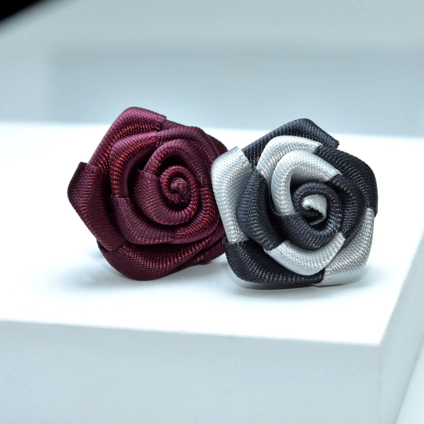 High Quality Handmade Men\'s Suit Brooch Floral Lapel Small Rose Long Knit Brooch Pin for Wedding Prom Party Women Jewelry