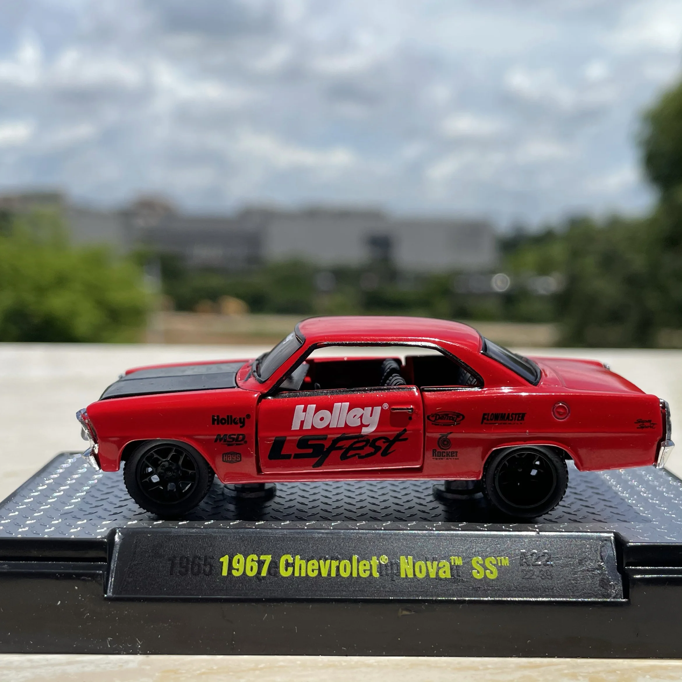 Diecast 1:64 Scale Chevrolet Nova Alloy Car Model Collectible Toy Gift Souvenir Display Ornament
