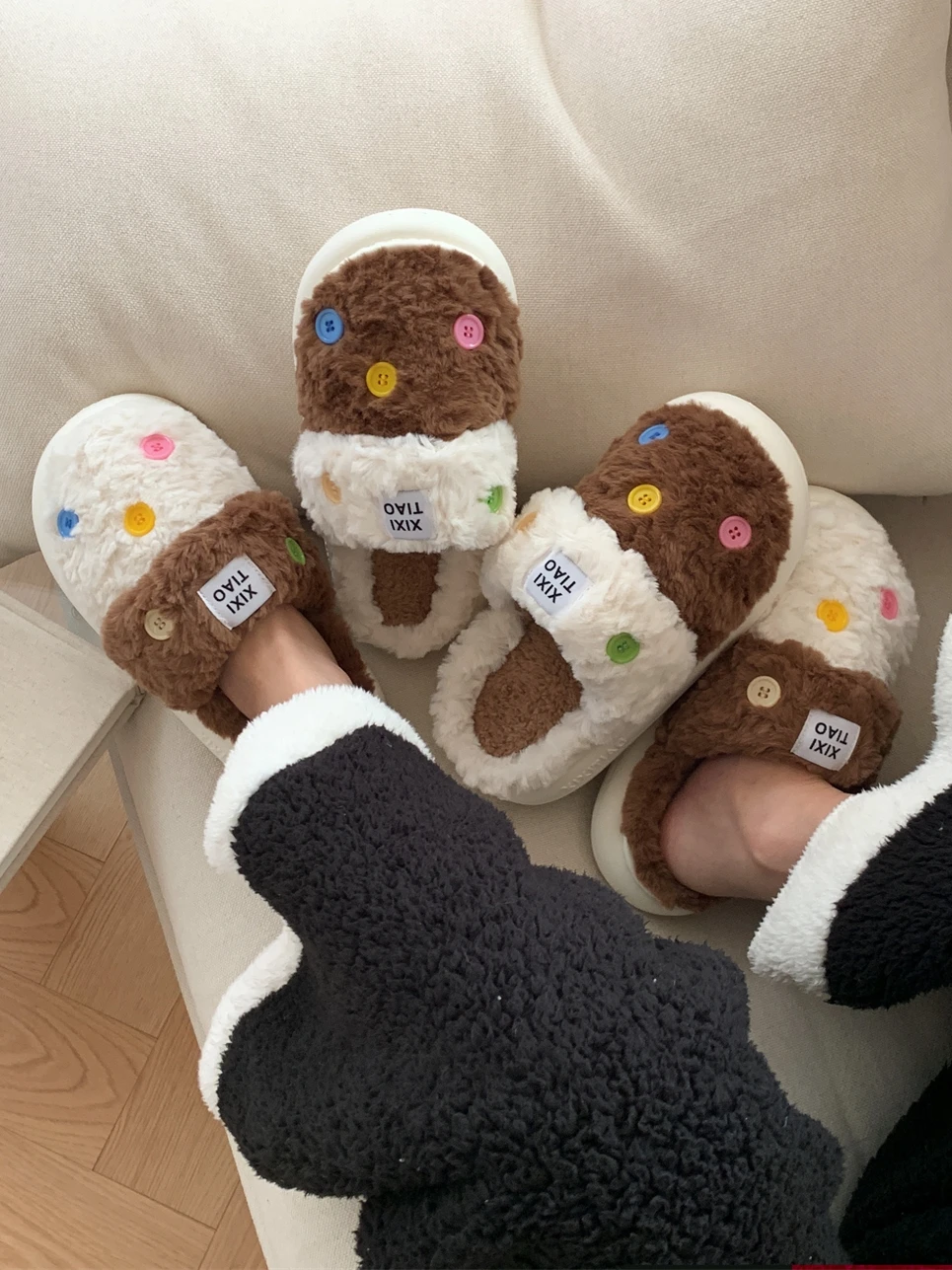 

Man Women Home Slippers Creative Button Cotton Slippers For Women's Winter Anti Slip Home Warmth Color Matching