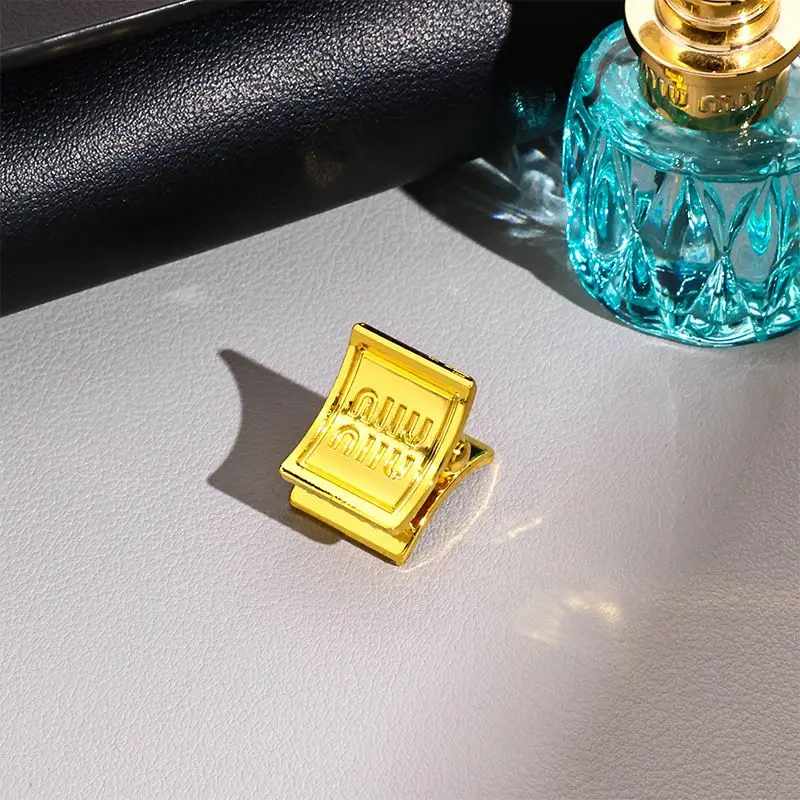 1pc M letter gold grip clip new high-end women's hair clip small bangs clip broken hair clip three piece set view 5