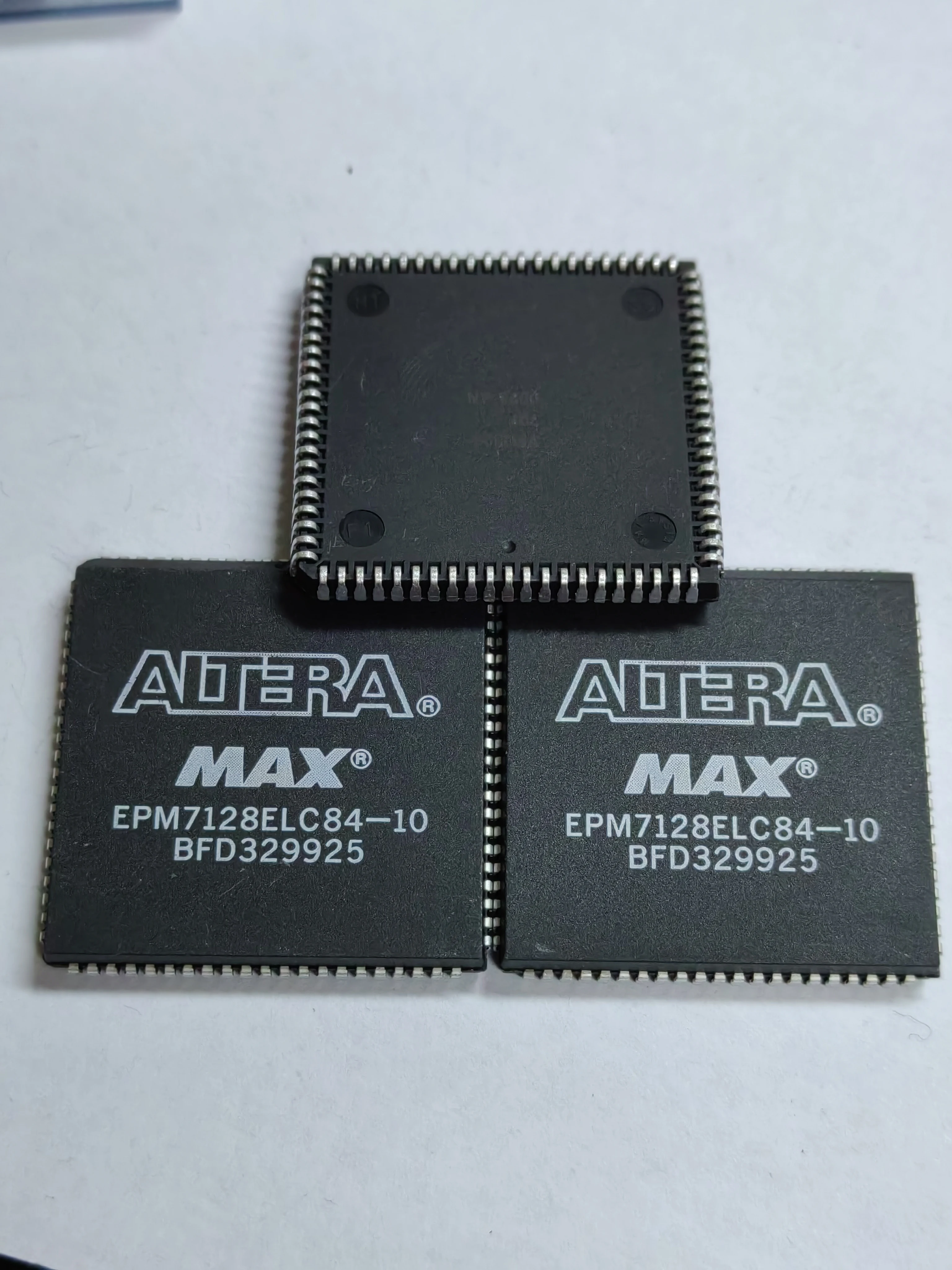 10PCS/EPM7128ELC84-10/AS7C256-15JC/G10N60RUF/MT8816AP/SN74ALS541N Only do integrated circuit brand-new original spot inventory