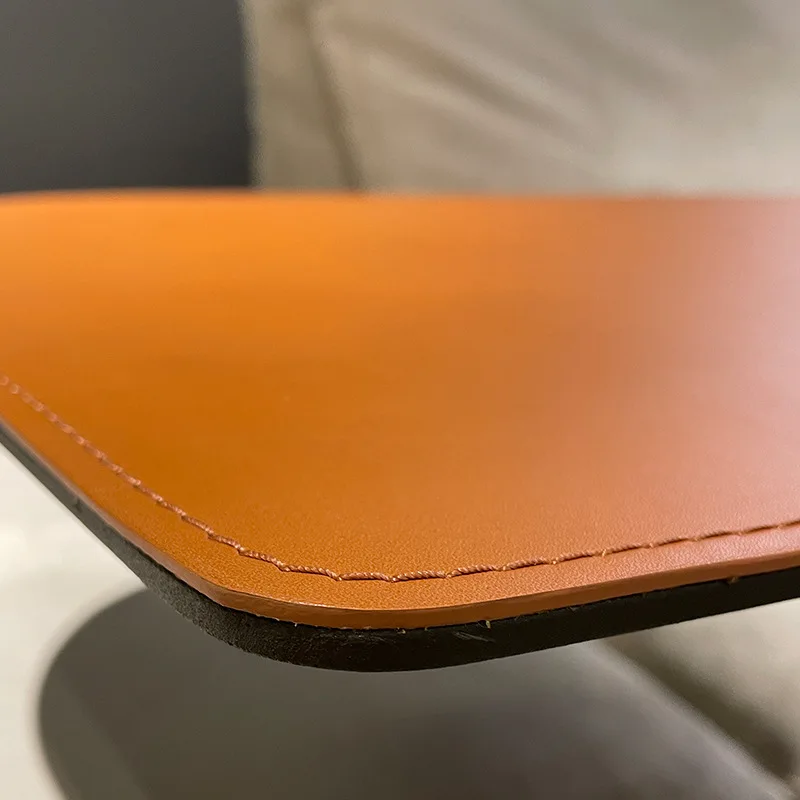 Wuli Italiaanse Licht Luxe Smeedijzeren Side Tafel Minimalistische Designer Oranje Zadel Lederen Vierkante Metalen Bijzettafel
