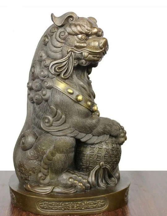 Pure copper Sculpture Animal Lion playing ball Originality Living room office desktop craft decoration