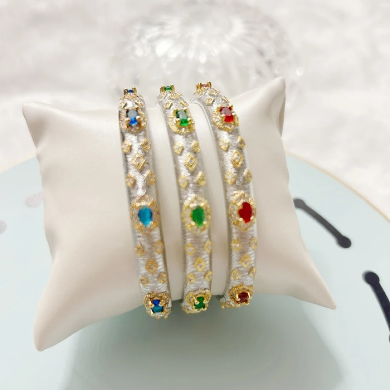 

2025 Classic European and American style three-color ribbon zircon open bracelet, exquisitely crafted, ladies' party jewelry gif