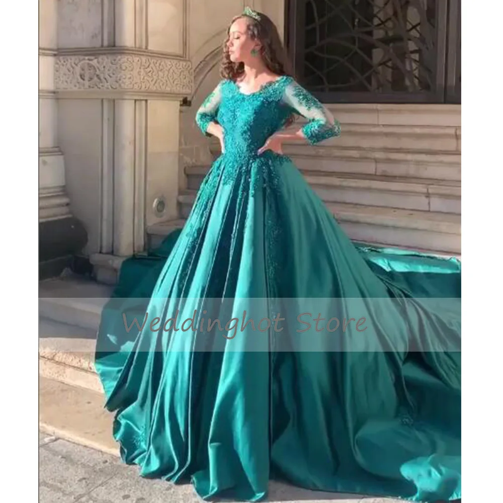 Robe de luxe Quinceanera en Satin vert émeraude, robe de bal, Illusion de col en V, manches 2022 appliquées, robe de cour traine, 3/4