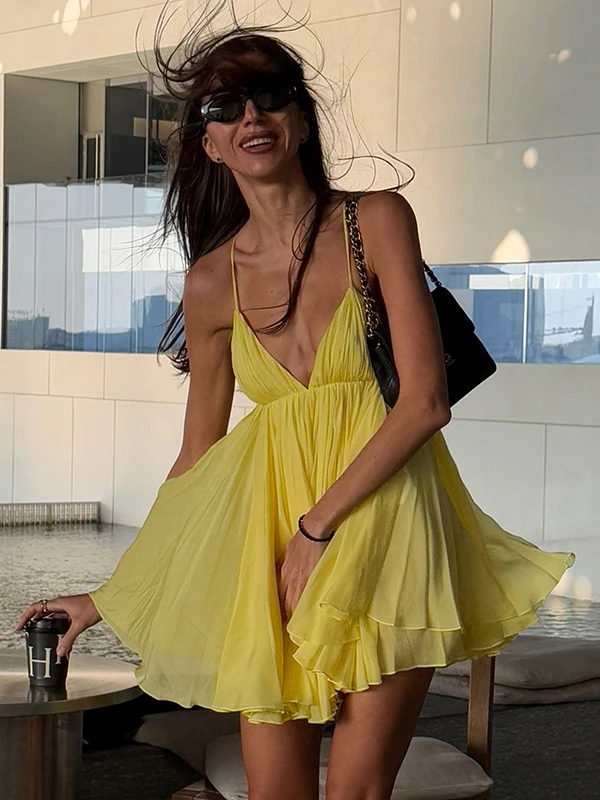 Vestido Tomara que Caia Feminino Sisjuly Estilo Praia Amarelo com Saia Guarda-Chuva, Efeito Alongador de Pernas, Modelo Fino ...