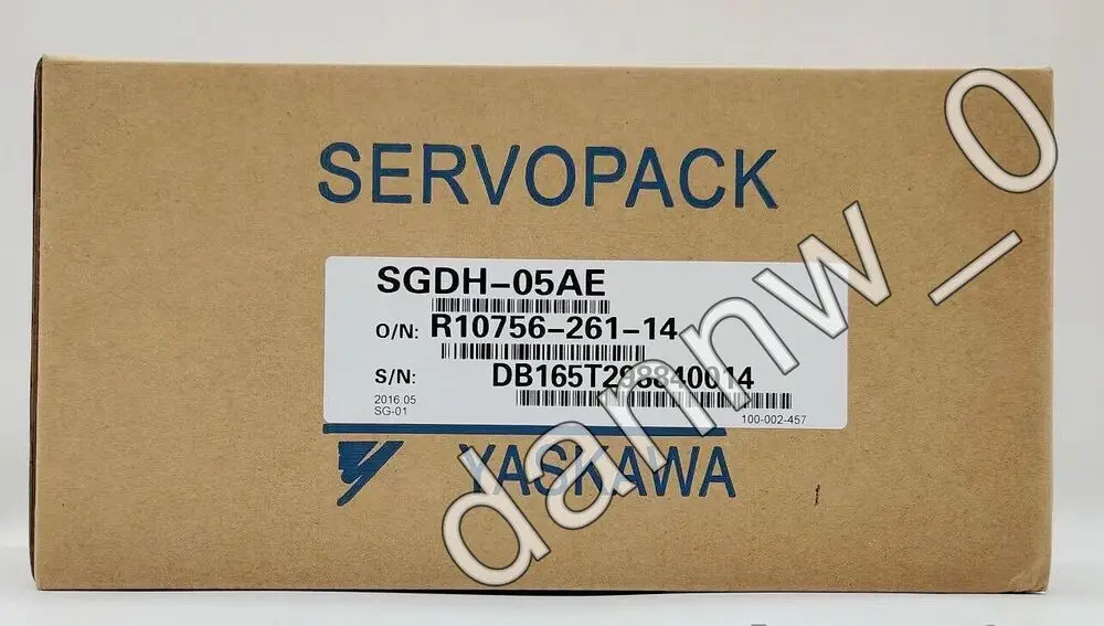 

1 шт. Новый в коробке Yaskawa SGDH-05AE Servo Drive