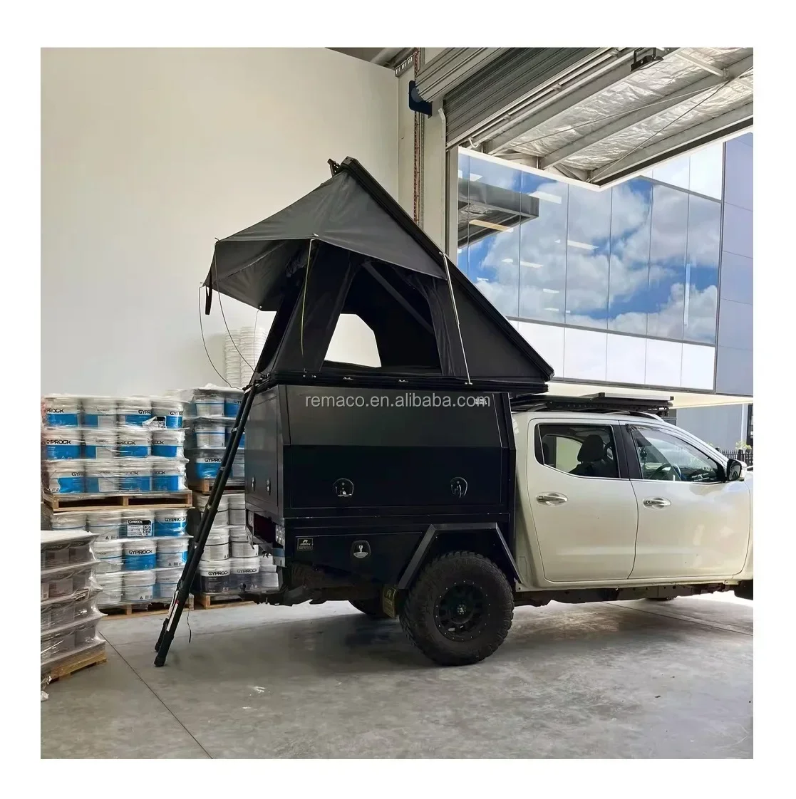 

Outdoor Camping Waterproof 2 People SUV Aluminium Alloy Rooftop Tent Triangle Hard Shell Top Roof Tent