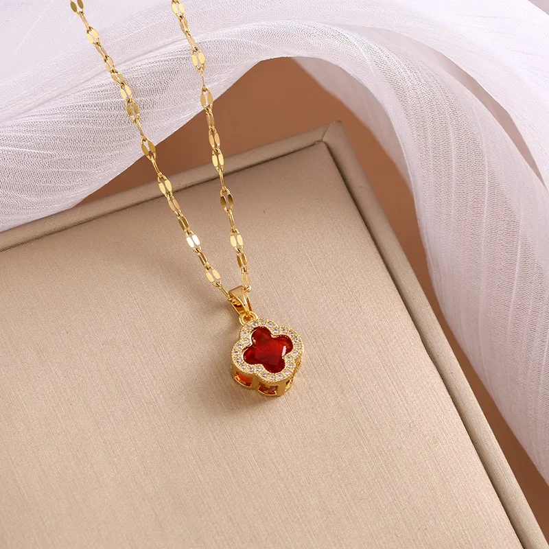 

A fashionable and niche collarbone chain design for women, a multi-color zircon four-leaf clover necklace is unique
