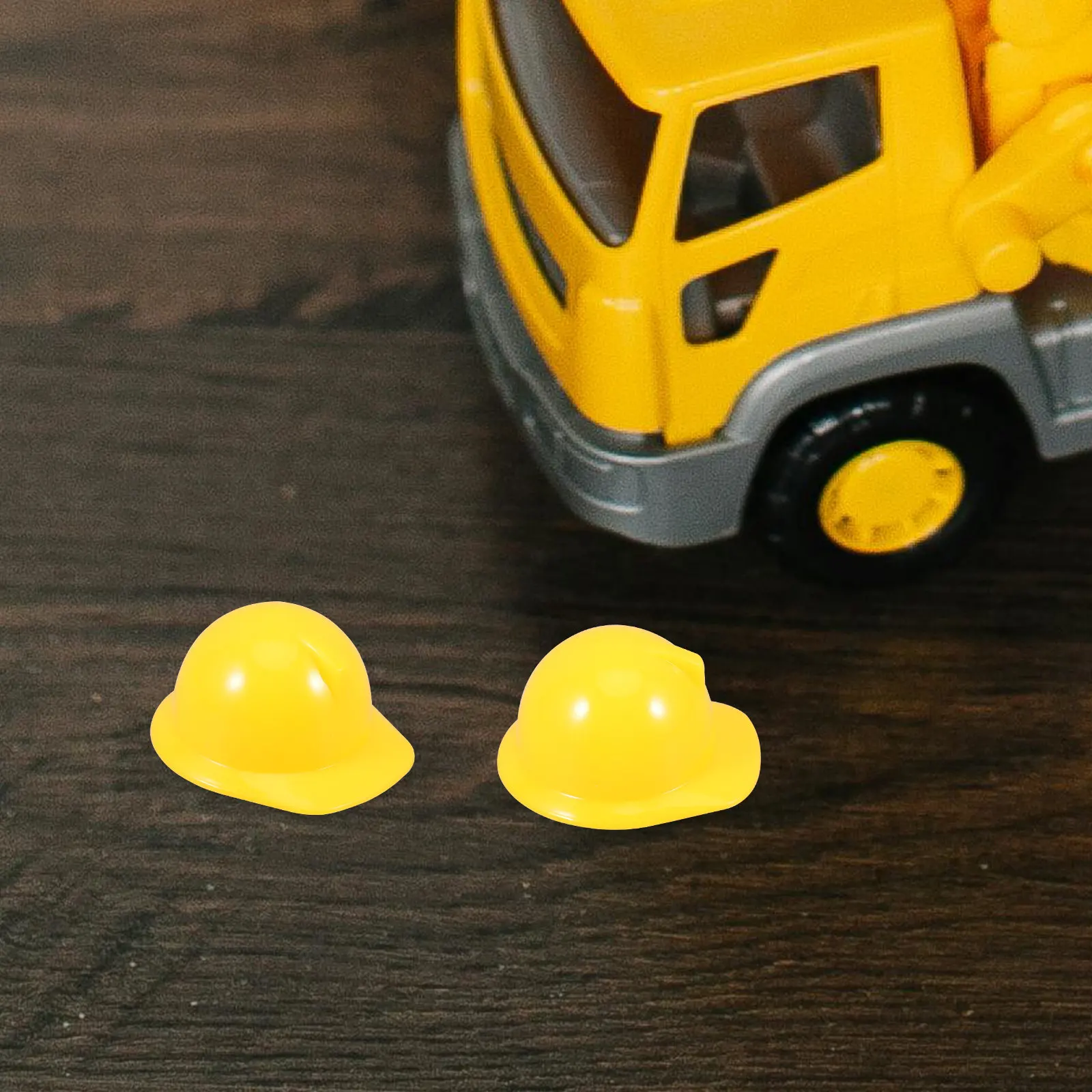 10Pcs Mini Safety Helmets Plastic Hard Hats for Pets Chickens Small Protective Head Covers Miniature Construction Hat